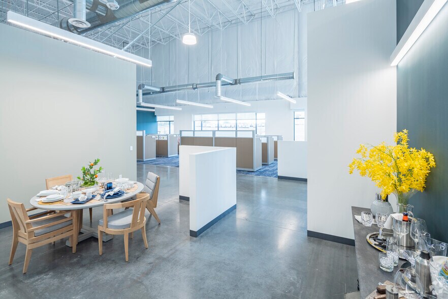 More Photos Of 14820 Compark Blvd, Parker Industrial For Sale