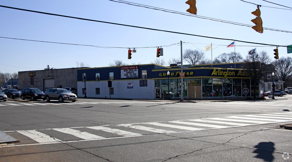 More Photos Of 3298 Wilson Blvd, Arlington Auto Repair For Lease