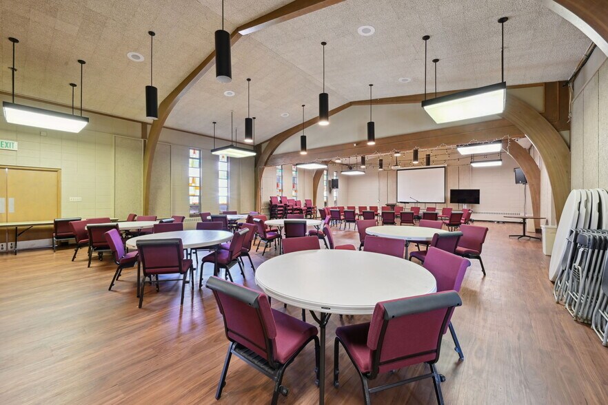 More Photos Of 6925 Carr St, Arvada Religious Facility For Lease