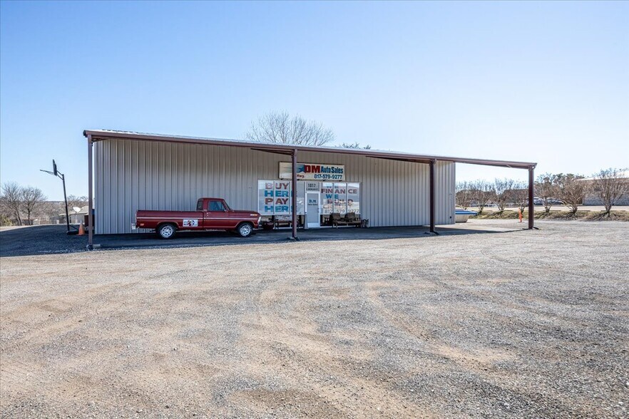 Primary Photo Of 1817 S Morgan St, Granbury Auto Dealership For Sale