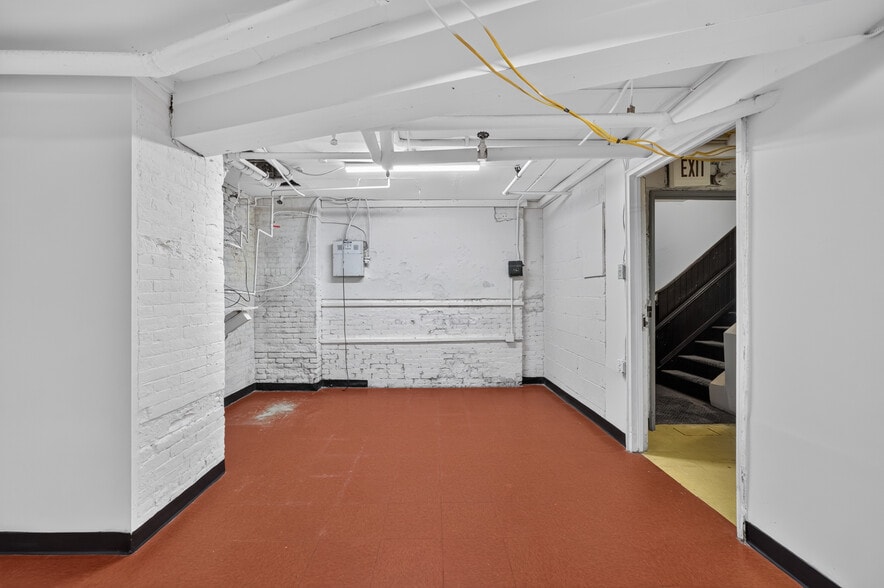 More Photos Of 356 Broadway, New York Apartments For Sale
