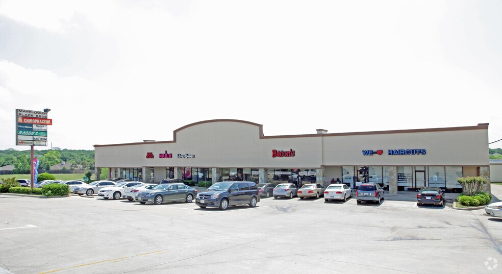 Primary Photo Of 725-737 Grapevine Hwy, Hurst Unknown For Lease