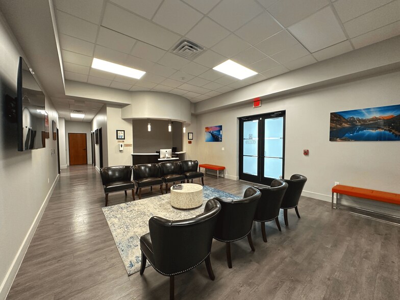 More Photos Of 5522 Lone Star Pky, San Antonio Medical For Lease