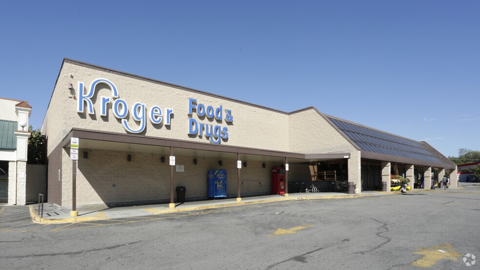 More Photos Of 2001-2217 N Broadway St, Knoxville Unknown For Lease