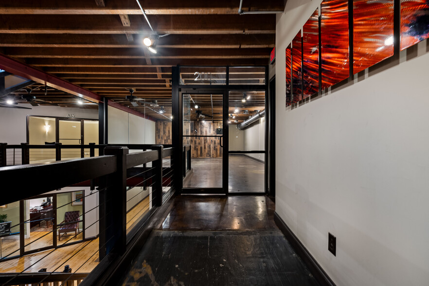 More Photos Of 247 Broad St, Kingsport Loft Creative Space For Sale