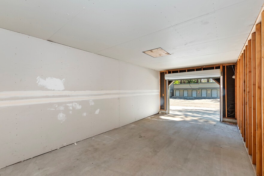 More Photos Of 41659 Big Bear Blvd, Big Bear Lake Office Residential For Lease