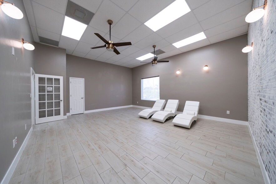 More Photos Of 24551 Production Cir, Bonita Springs Showroom For Lease