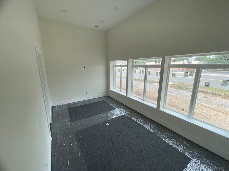 More Photos Of 1484 Dale Earnhardt Blvd, Kannapolis Freestanding For Lease