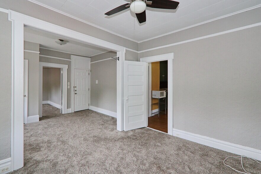 More Photos Of 171 Maplewood Ave, Maplewood Storefront Retail Residential For Sale