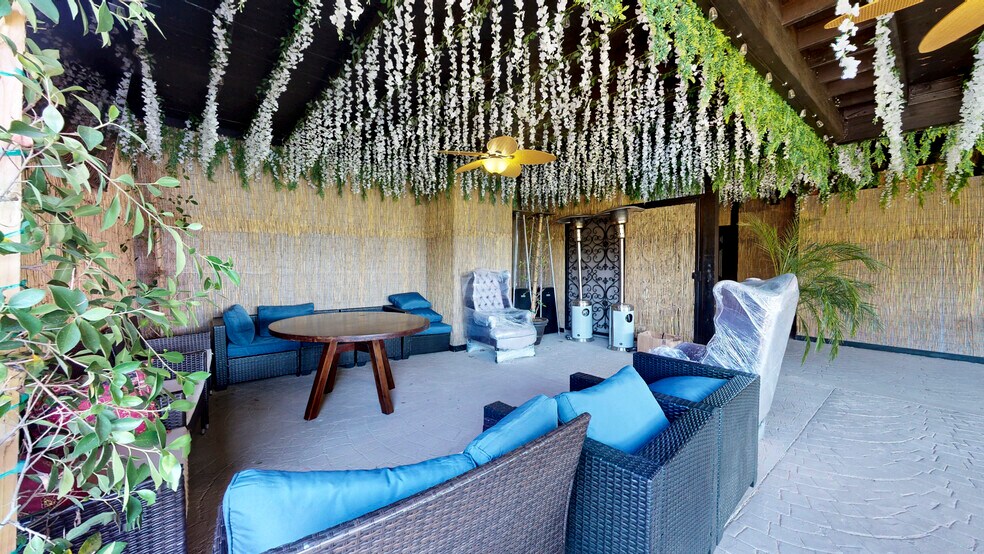 More Photos Of 6500 Foothill Blvd, Tujunga Restaurant For Sale