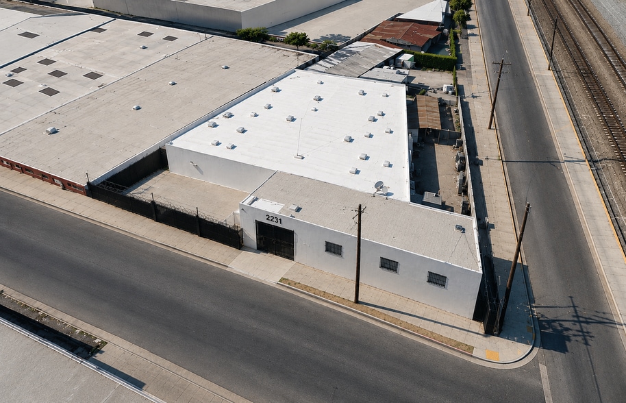 More Photos Of 2231 Long Beach Ave, Los Angeles Service For Sale