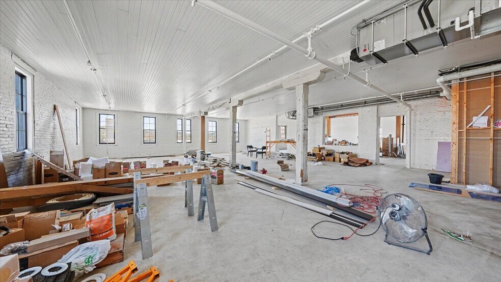 More Photos Of 102 Walnut St, Winona Office Residential For Sale