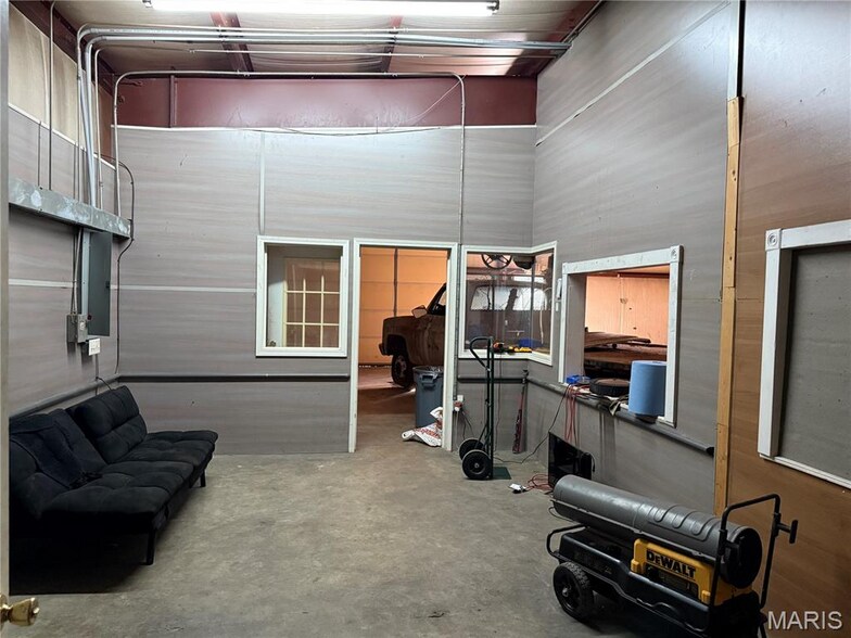 More Photos Of 904 Independence Ave, Kennett Industrial For Sale