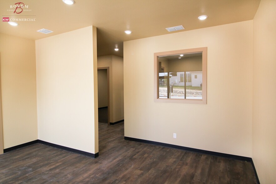 More Photos Of 12 Truss Dr, Boerne General Retail For Sale