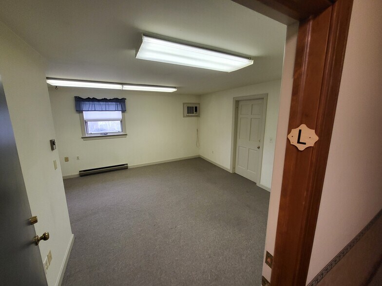 More Photos Of 506 Brookletts Ave, Easton Office For Sale