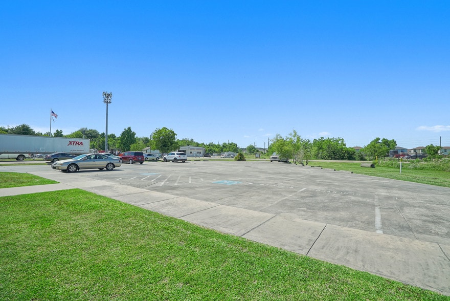 More Photos Of 13712 Rankin Cir, Houston Religious Facility For Sale