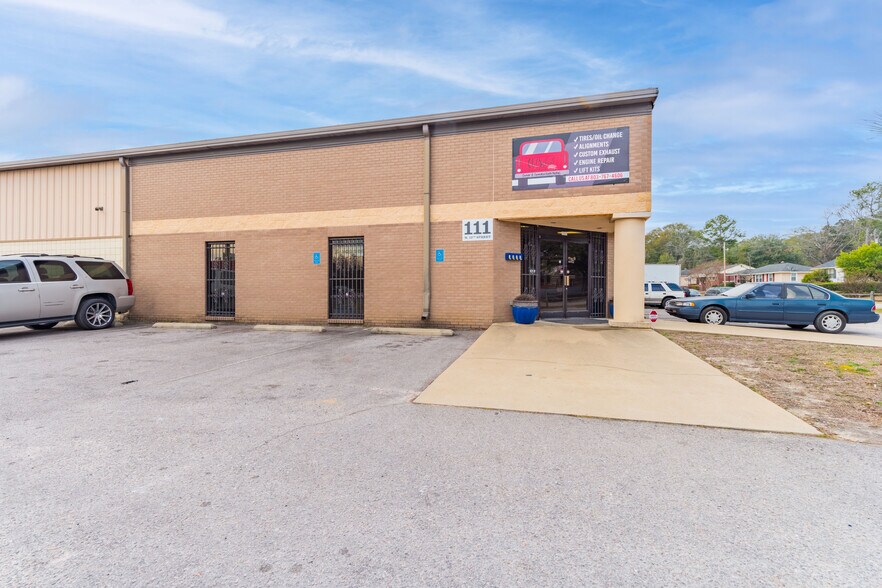 More Photos Of 111 N 12th St, West Columbia General Retail For Sale