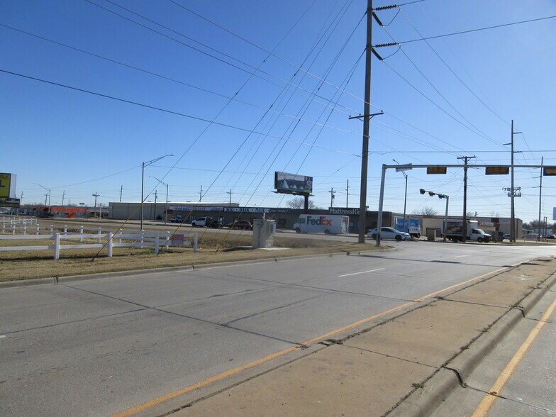 More Photos Of 2126 SW Lee Blvd, Lawton Storefront Retail Office For Sale
