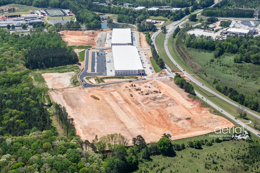 More Photos Of Greenway Commerce Center, Tyrone Unknown For Lease
