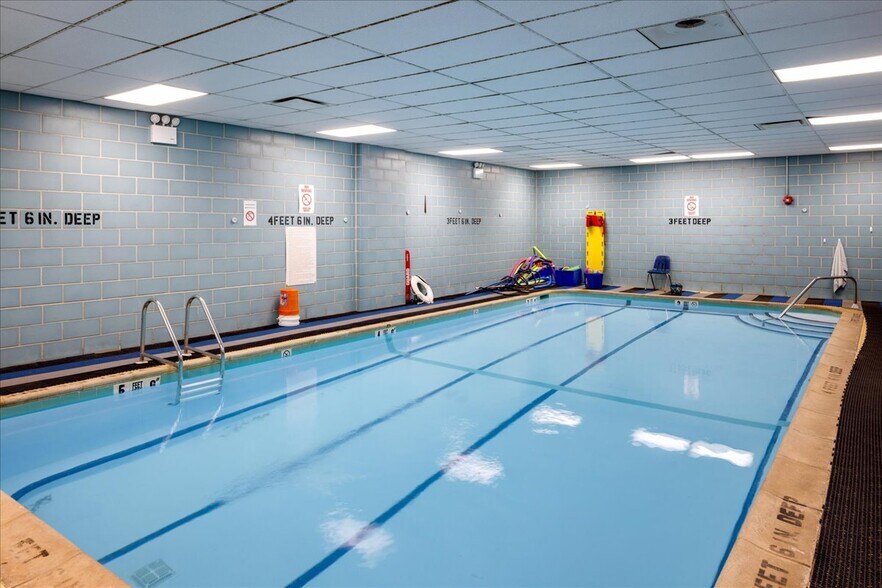 More Photos Of 16711 73rd Ave, Fresh Meadows Religious Facility For Lease