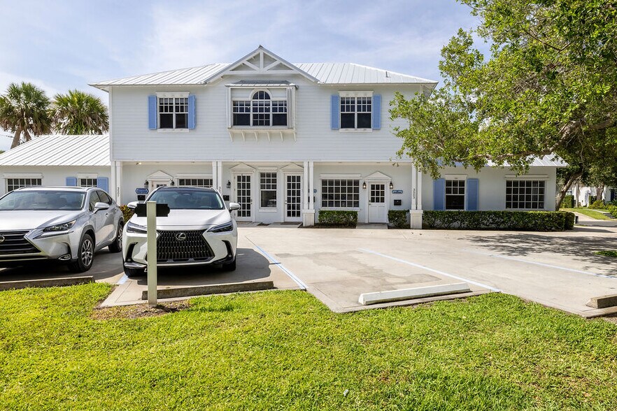 More Photos Of 3509 Ocean Dr, Vero Beach Flex For Sale
