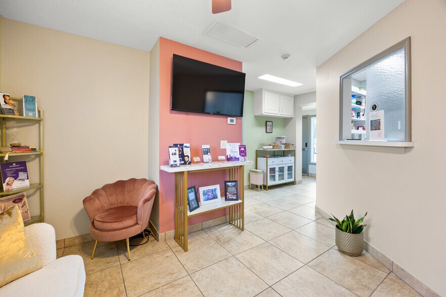 More Photos Of 2200 S Bay St, Eustis Office For Sale