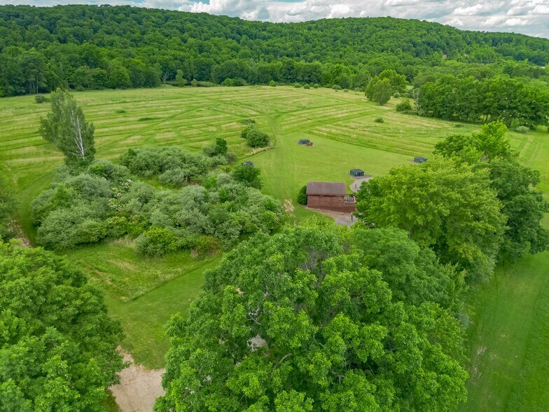 More Photos Of 175 Decoverly Lane, Falls Specialty For Sale