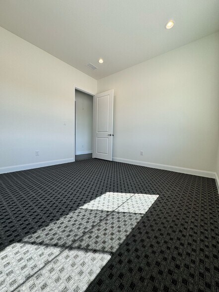 More Photos Of 3951 Alma Rd, McKinney Office For Sale