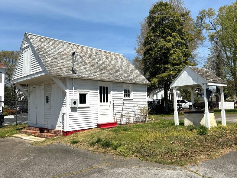 More Photos Of 424 Green St, Gainesville Office Residential For Sale