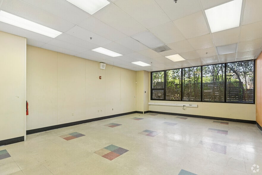 More Photos Of 3806 N Main St, Columbia Schools For Sale