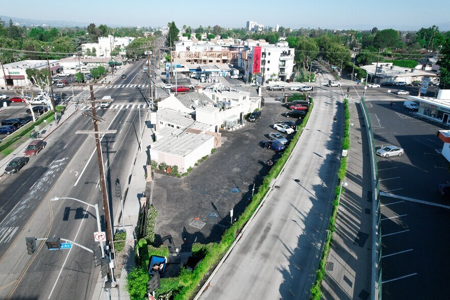 More Photos Of 6000 Woodman Ave, Van Nuys Storefront Retail Office For Lease