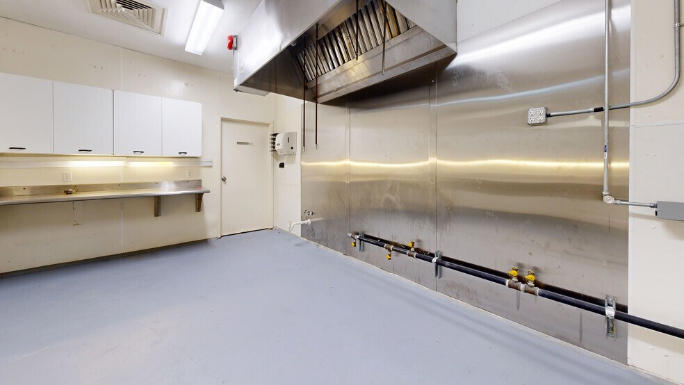 More Photos Of 174 NW 9th ave, Mulberry Distribution For Lease