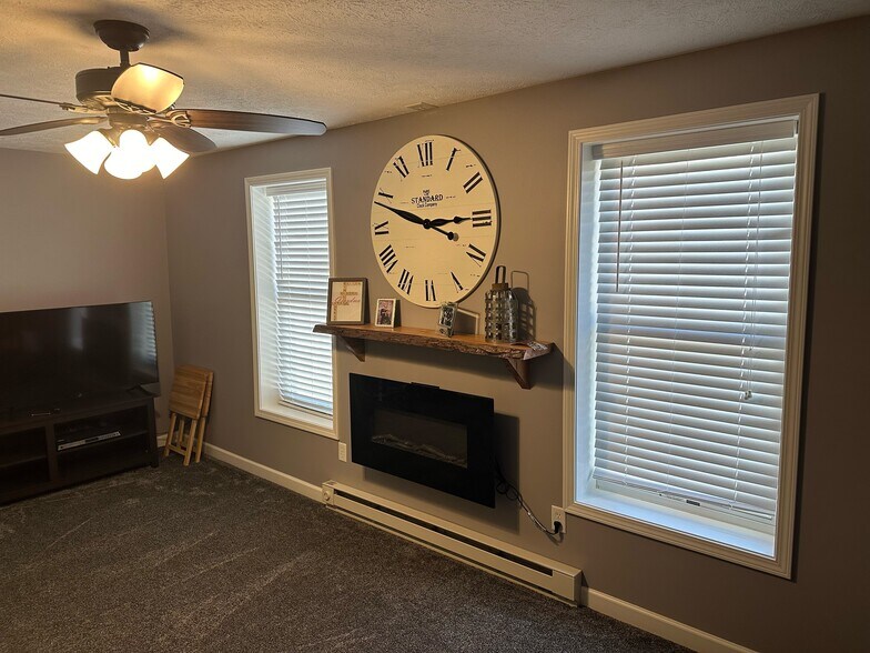 More Photos Of 10714 Main St, Mantua Storefront Retail Residential For Sale