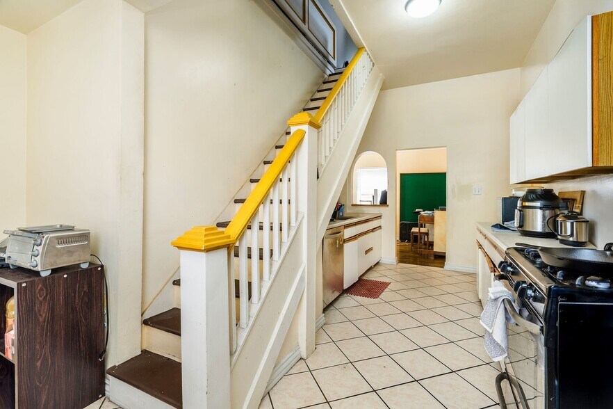 More Photos Of 1707 S Bonnie Brae St, Los Angeles Apartments For Sale