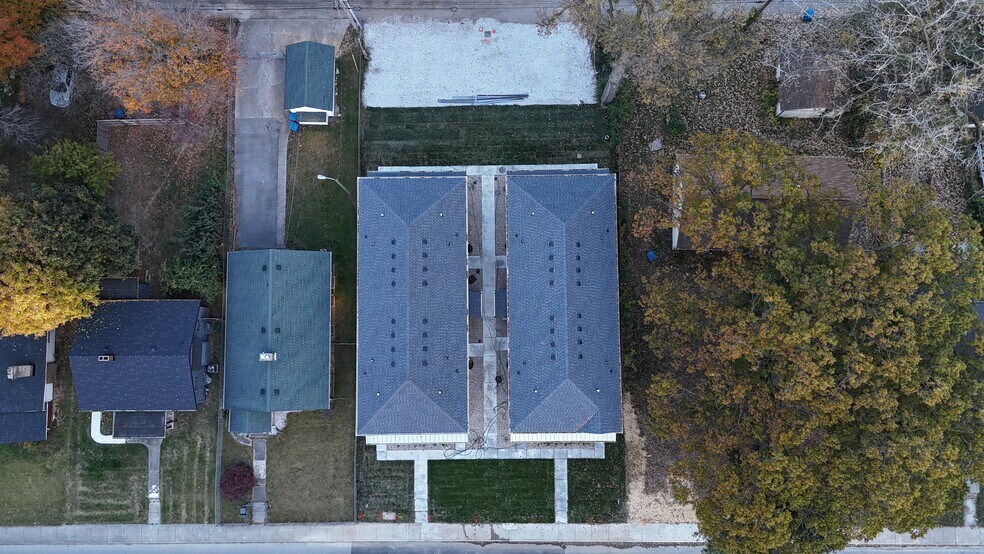 More Photos Of 3909 Winthrop Ave, Indianapolis Apartments For Sale