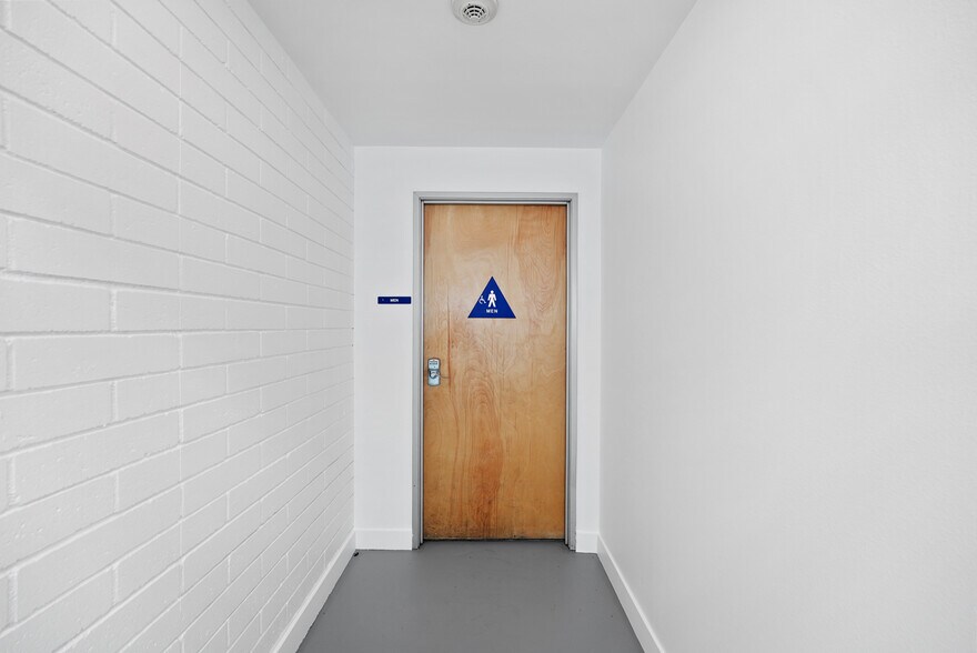 More Photos Of 2215 N Broadway, Santa Ana Medical For Sale