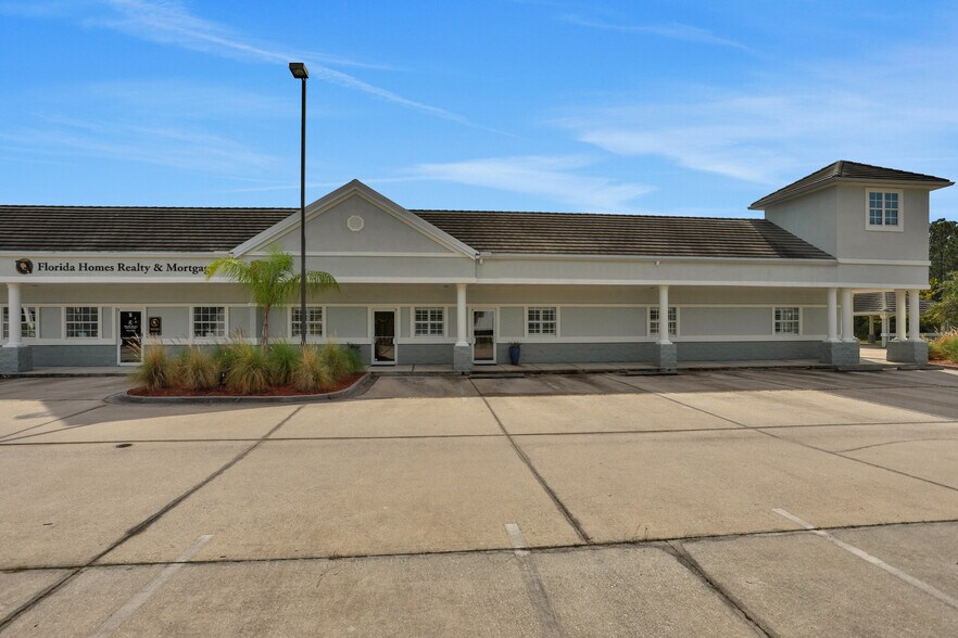 More Photos Of 1845 East West Pky, Fleming Island Medical For Lease