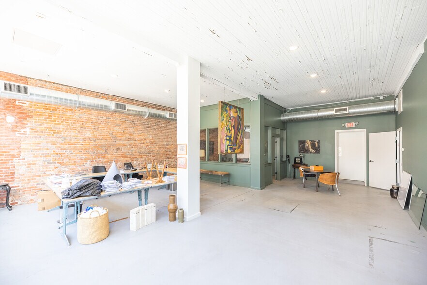 More Photos Of 220 Whitaker St, Savannah Storefront For Sale