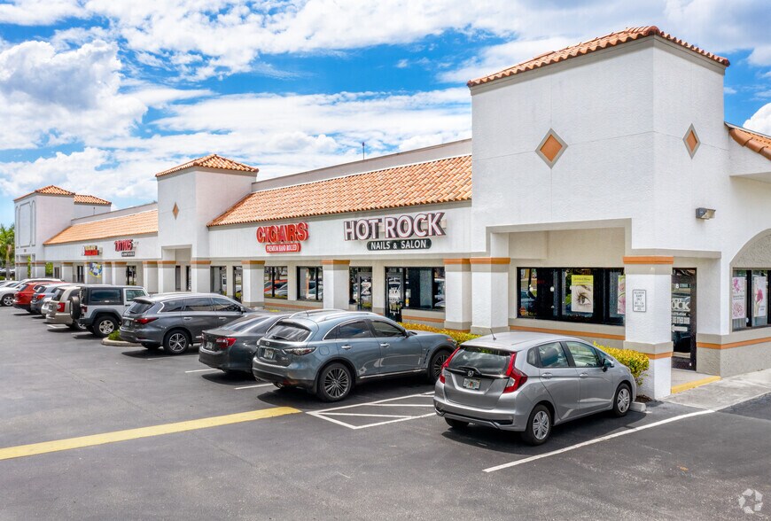 More Photos Of 12575 S Cleveland Ave, Fort Myers Storefront For Lease