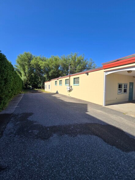 More Photos Of 64 Bay Spring Ave, Barrington Freestanding For Sale