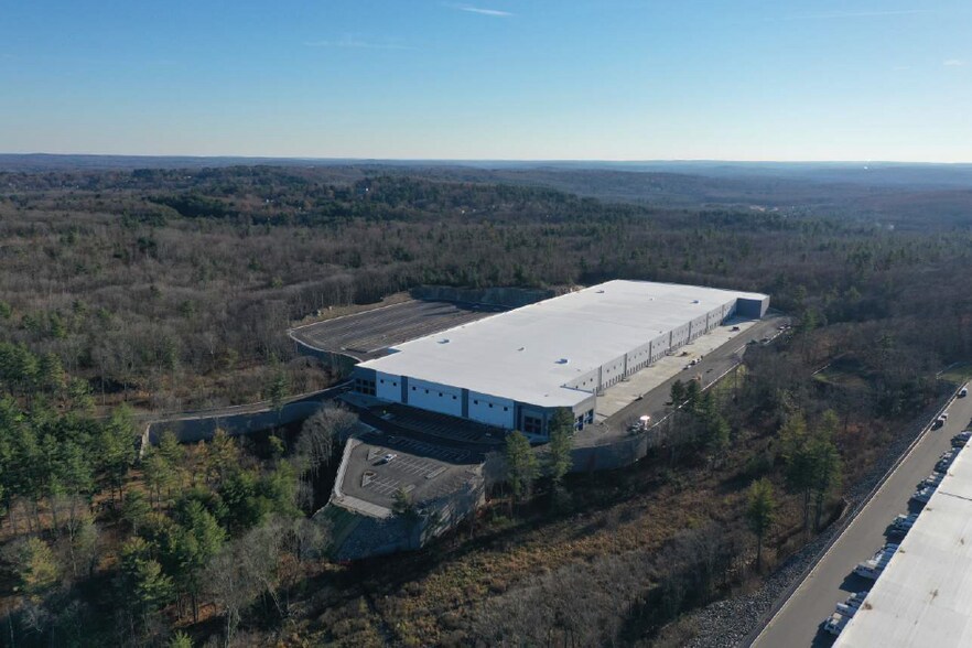 More Photos Of 80 Pine Hill Dr, Boylston Distribution For Lease