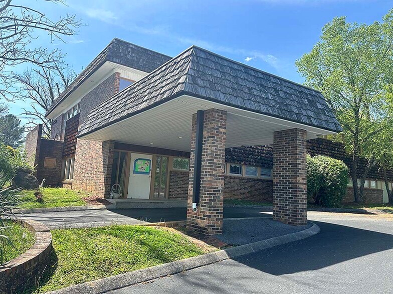 More Photos Of 249 Midway Medical Park, Bristol Medical For Sale