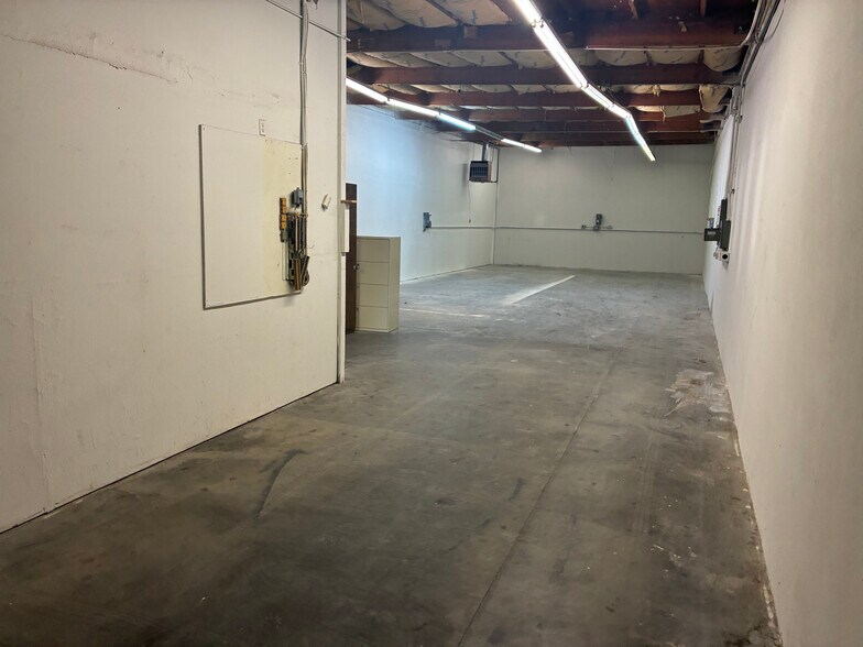 More Photos Of 1064 Woodland Ave, Modesto Warehouse For Lease