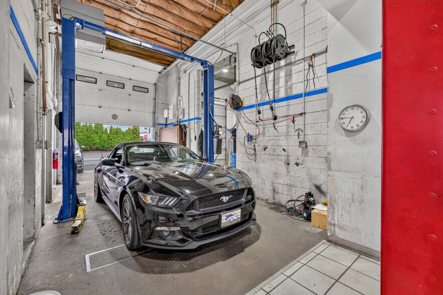 More Photos Of 708 N 18th St, Allentown Auto Repair For Lease