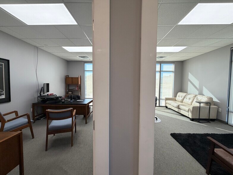 More Photos Of 451 Washington St, Valparaiso Flex For Sale