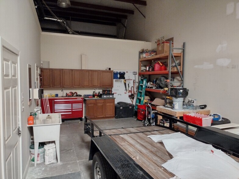 More Photos Of 5207 Belle Wood Ct, Buford Warehouse For Lease