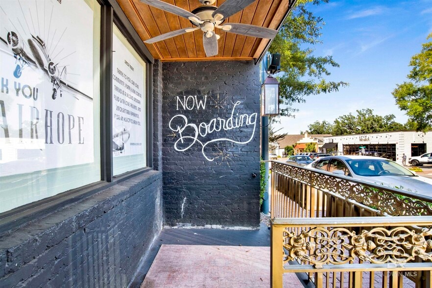 More Photos Of 61 N Section St, Fairhope Restaurant For Lease