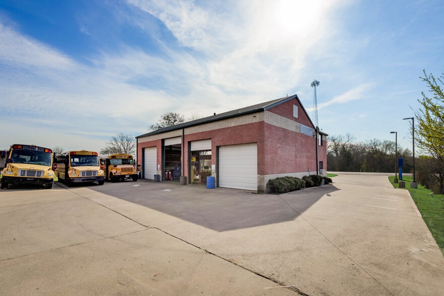 More Photos Of 712 State Highway 78 S, Farmersville Auto Repair For Sale