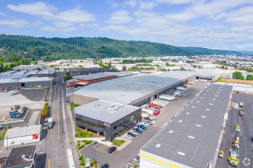 More Photos Of 2455 NW Nicolai St, Portland Warehouse For Lease