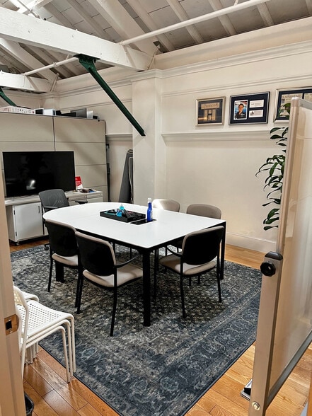 More Photos Of 925 De La Vina St, Santa Barbara Office For Lease